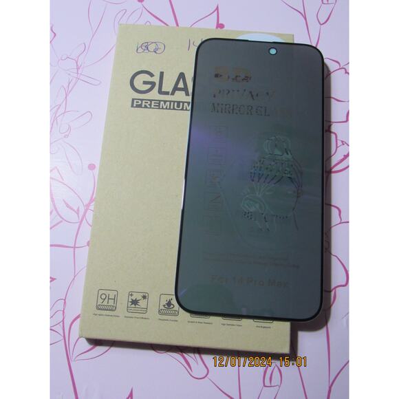 iPhone 14 Pro Max Cover and purple privacy screen - Picture 3 of 4